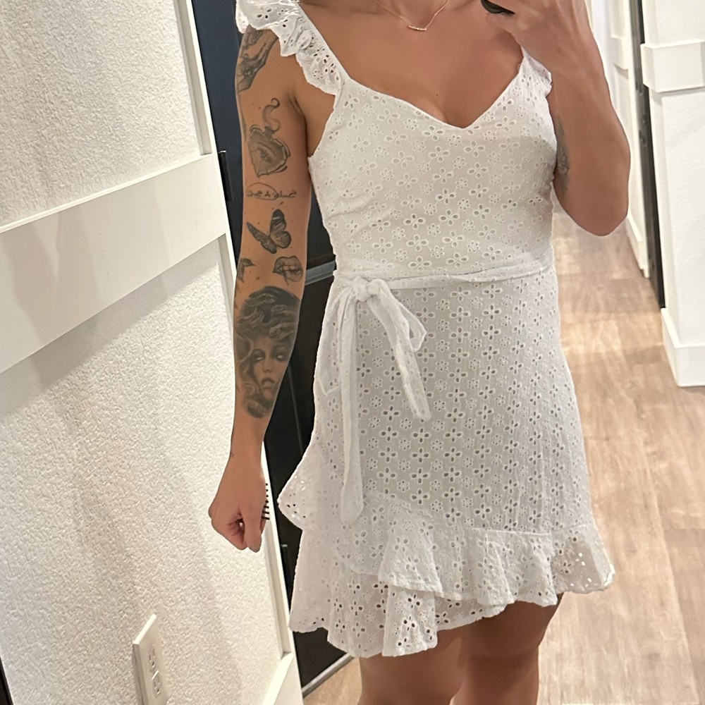 Lulus mini dress romantic size medium white